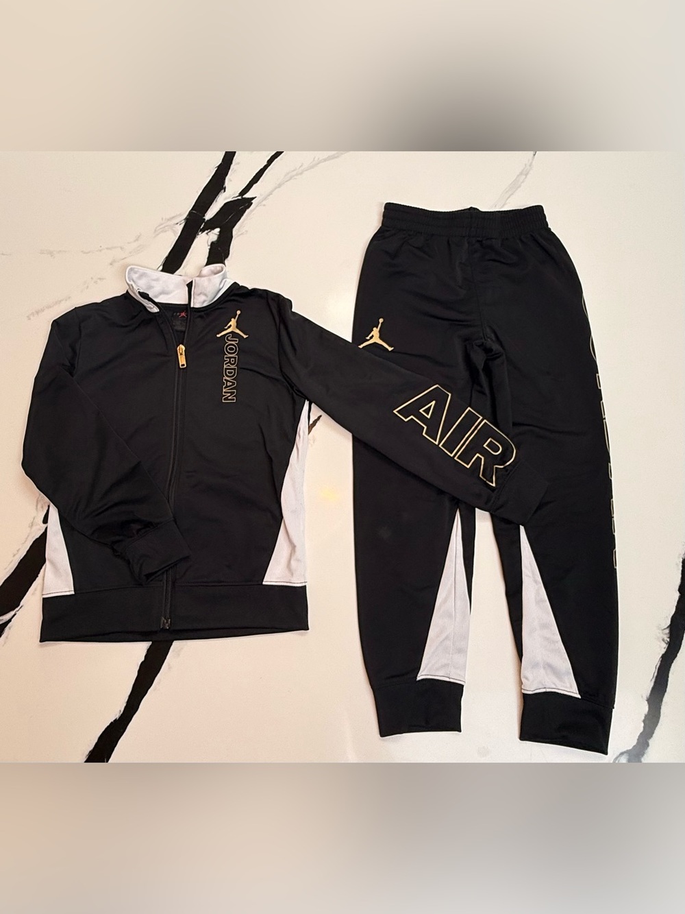 Nike Jordan Boys 2 Piece Tracksuit Black Gold Jacket Pants Size Large 6-7